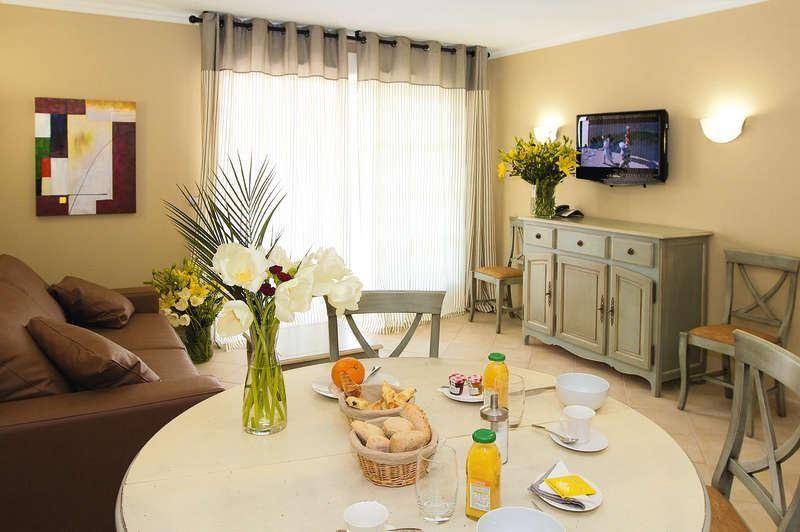 Maison Dans Resort & Spa Калиан Екстериор снимка